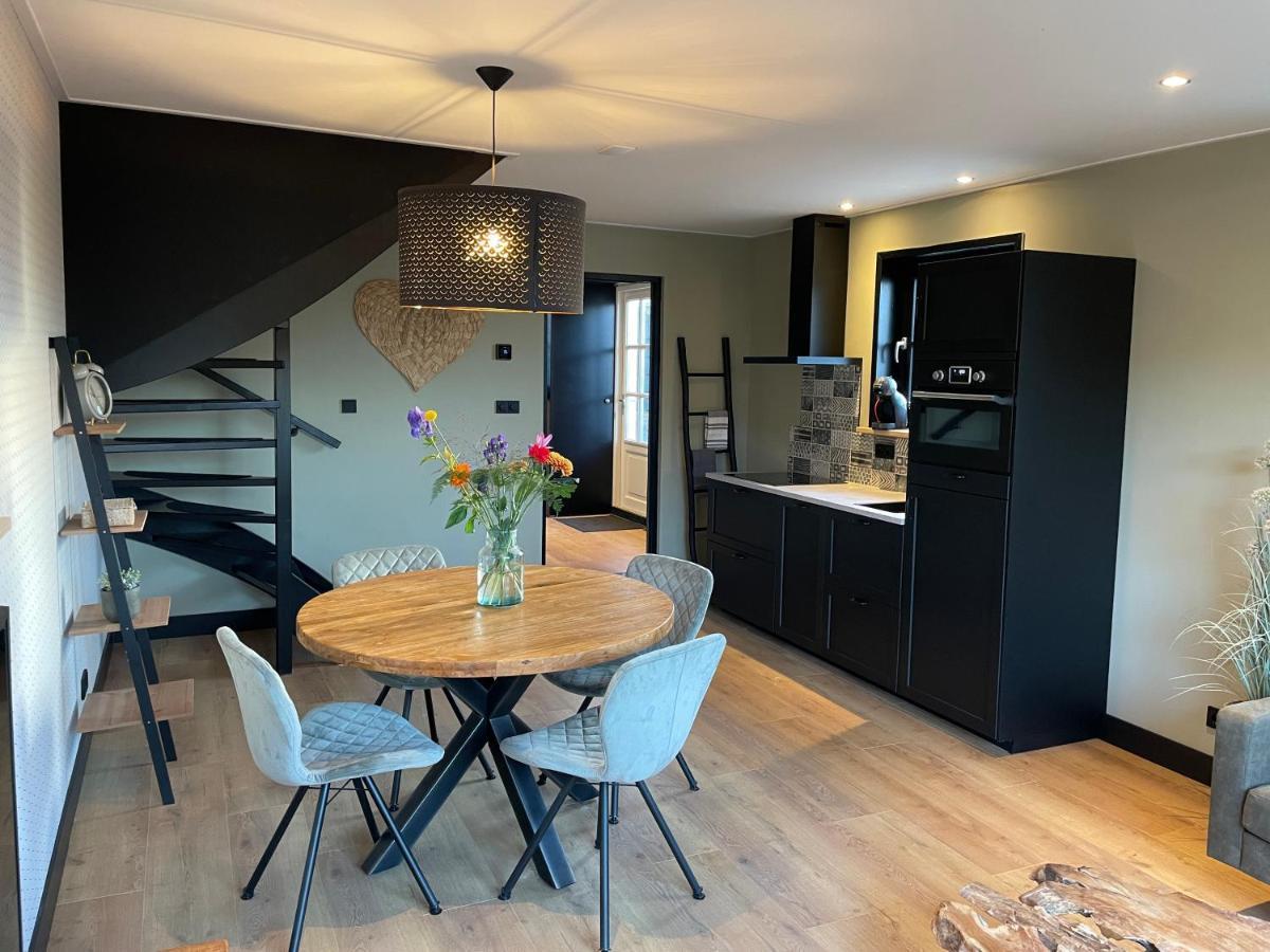 De Heerlykheid Wemeldinge, Vlak Bij Strand En Bos, Ruime Vakantiewoning Met Eigen Patio In De Karakteristieke Dorpsstraat Экстерьер фото